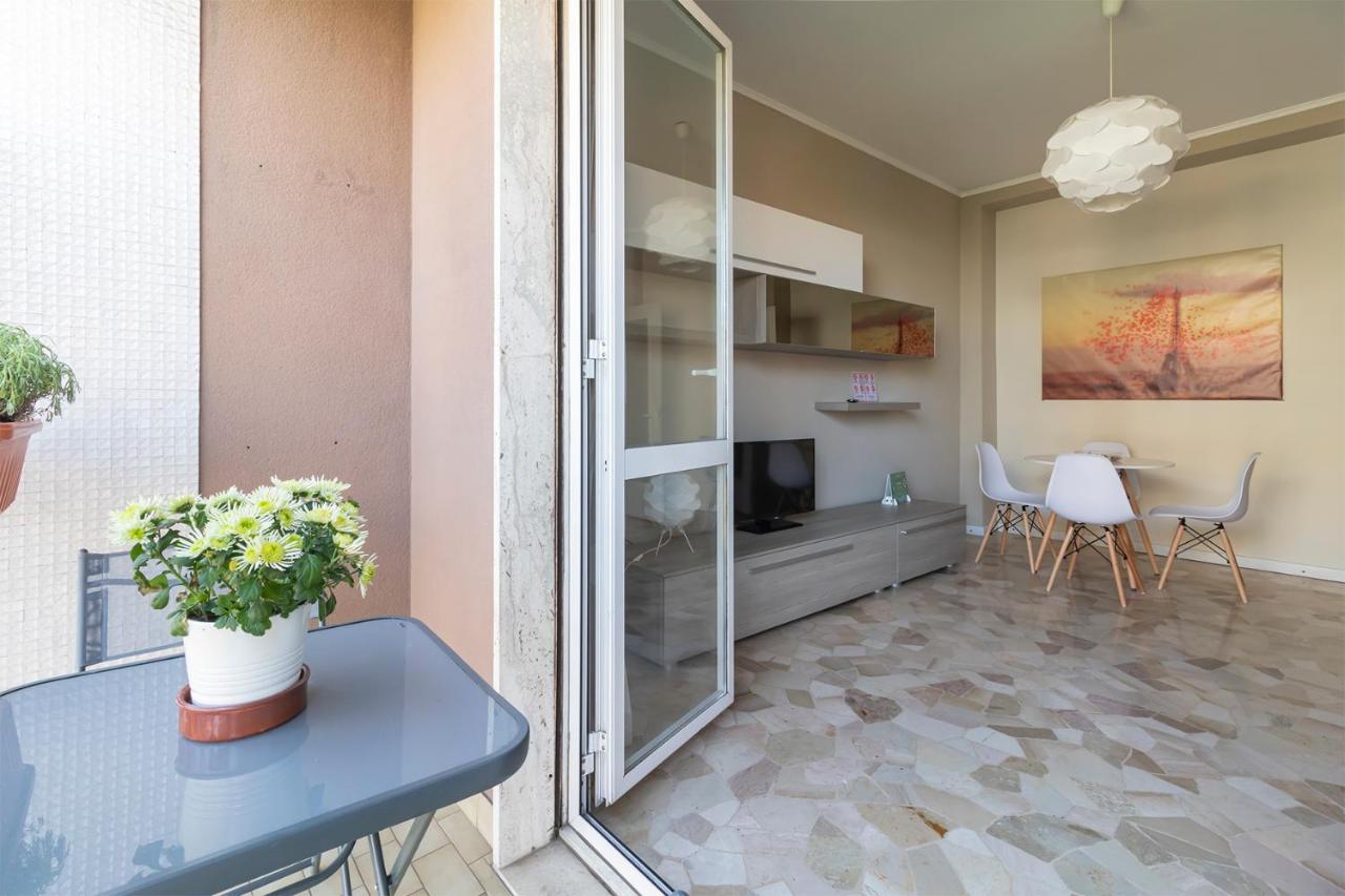 Altido Trendy Flat With Balcony, Easy Access To Milan Centre Apartment Exterior foto